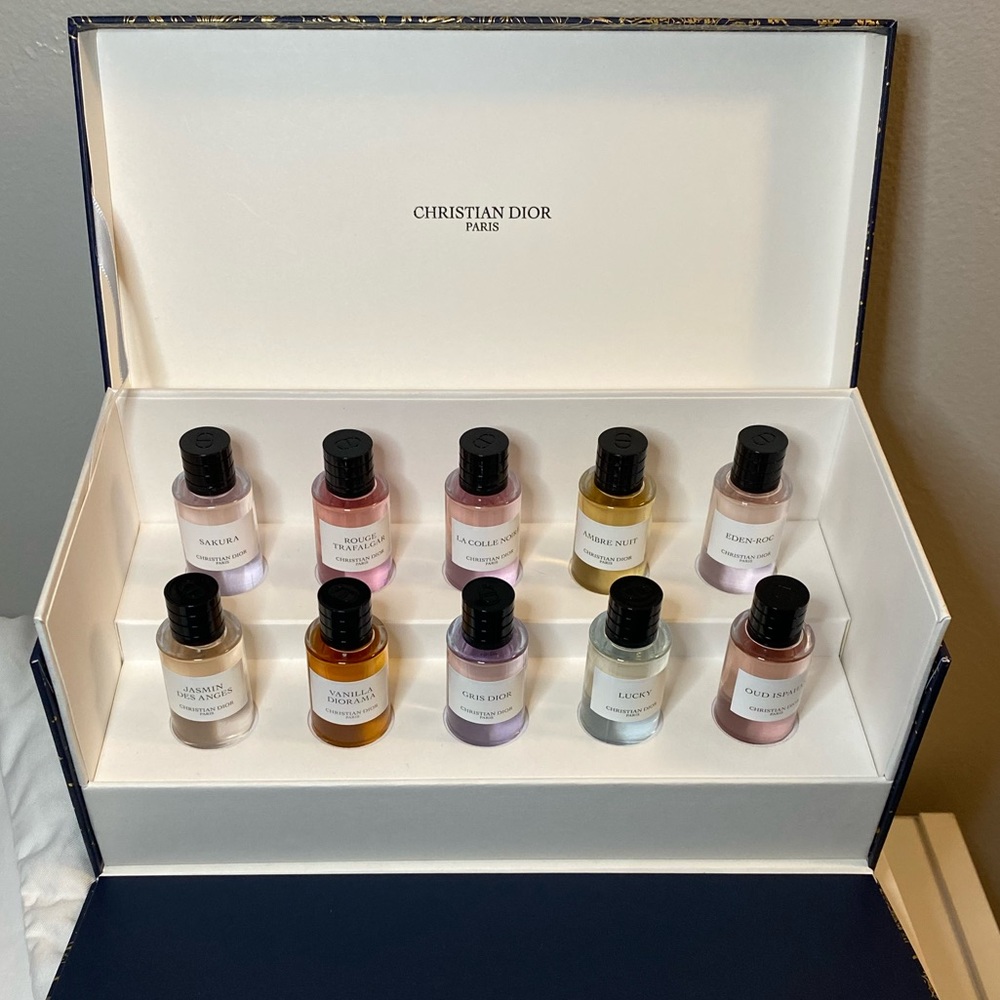 La CollectionPrivée Christian Dior 
2022 HolidayLimitedEdition Perfume Set
